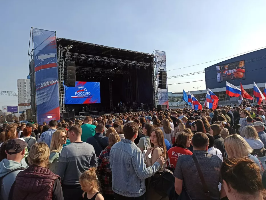 Выступления артистов на патриотических концертах в Барнауле и Бийске стоили бюджету почти 8 млн рублей