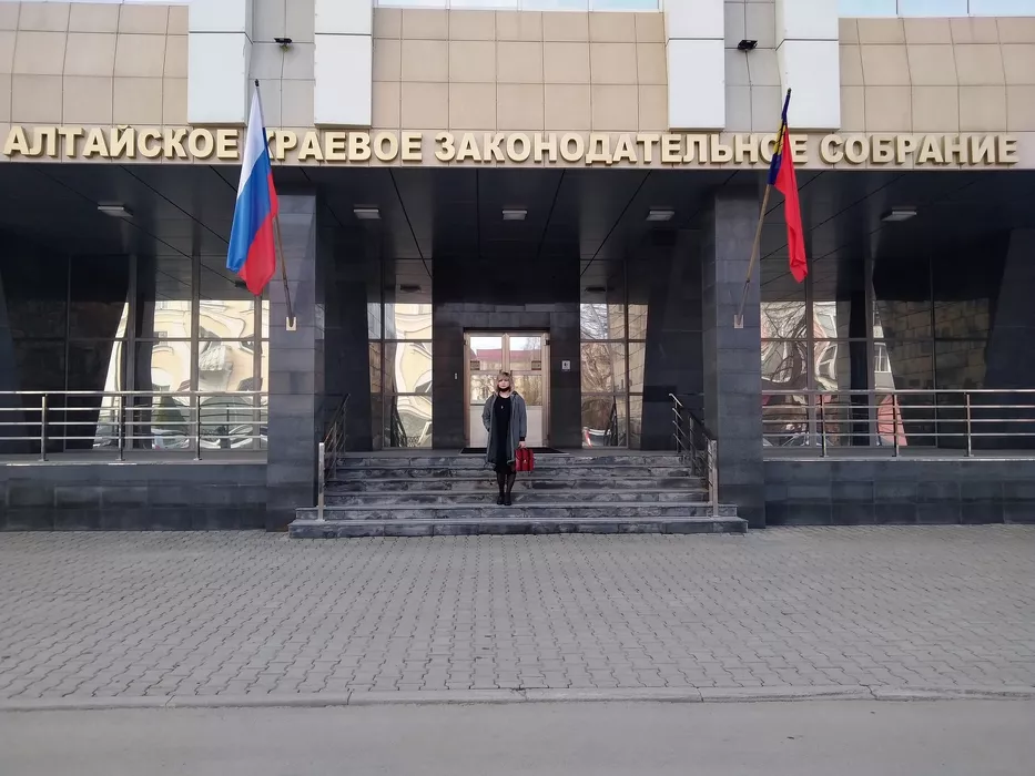 Лидер реготделения политической партии в Алтайском крае назвала дискриминацией недопуск на отчетную сессию АКЗС