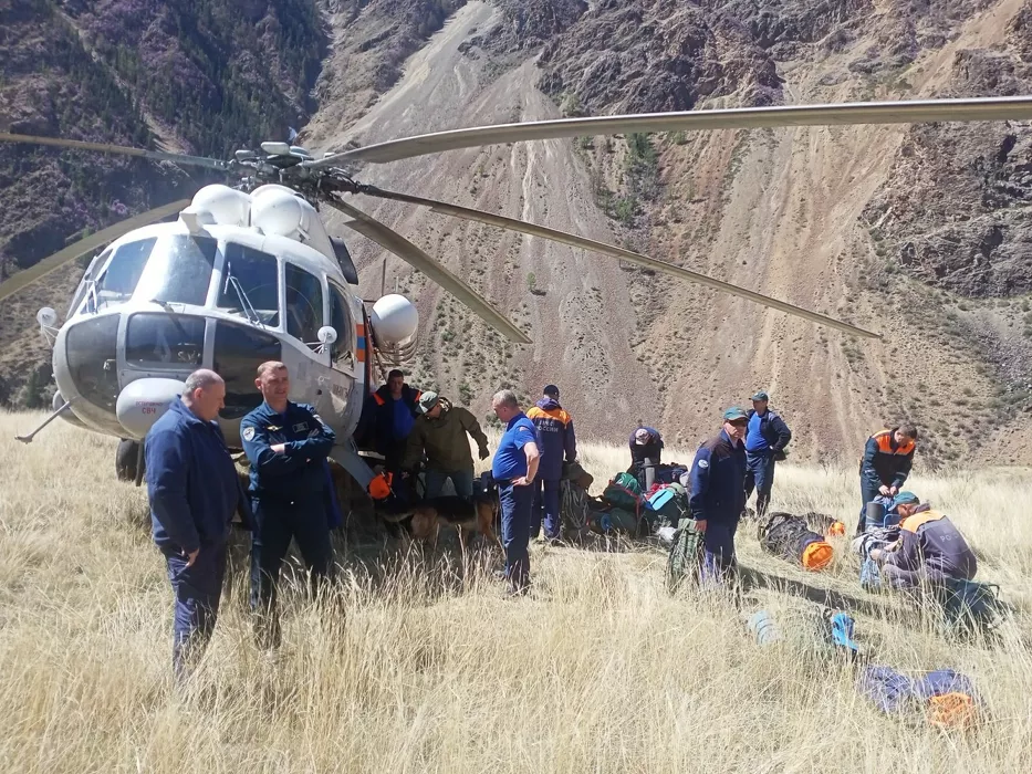 В Республике Алтай спасатели нашли тело пропавшего при сплаве петербуржца