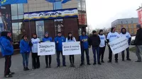 «Закрыть ДУРдом-2!»: алтайские «жириновцы» пикетировали кастинг на телепроект ТНТ