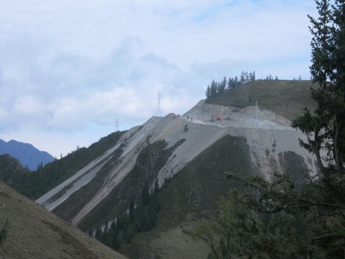 23 археологических объекта разрушены в Республике Алтай в ходе строительства дороги в Усть-Урсул.