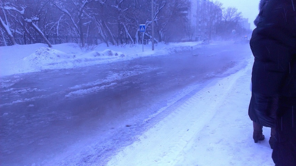 Движение на одной из барнаульских улиц перекрыто из-за порыва водопровода